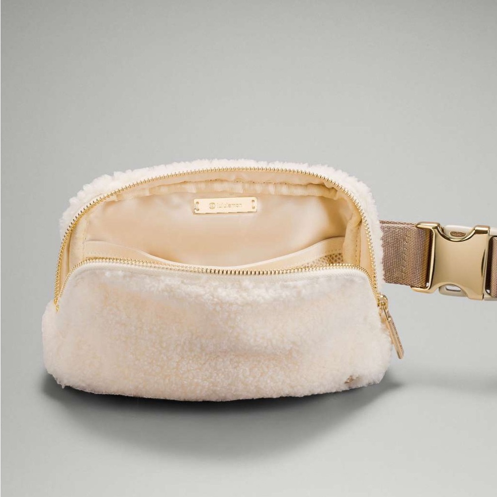 White Sherpa belt bag - Picture 2 of 2